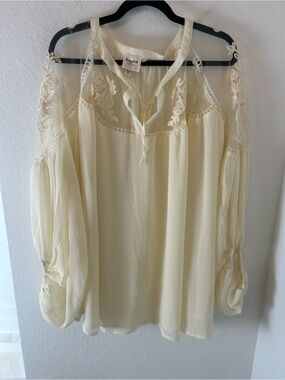 Hayden Cream Embroidered Peasant boho lace Blouse floral cottagecore plus 2x/3x